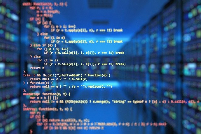 主要なプログラミング言語の特徴、できること等を具体的に紹介。選定で迷った際の注意点なども！
